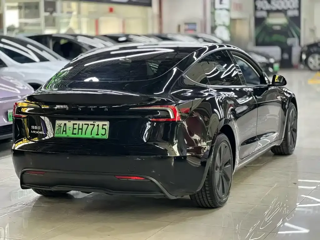 Tesla Model 3 — фото 8