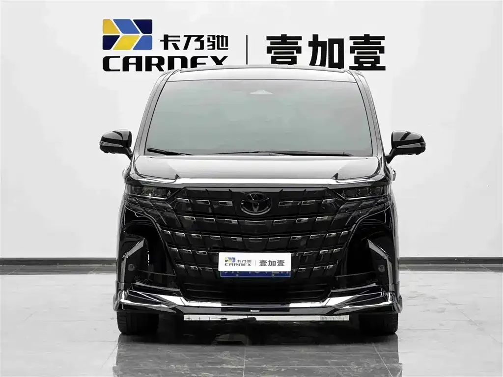 Toyota Alphard — фото 4