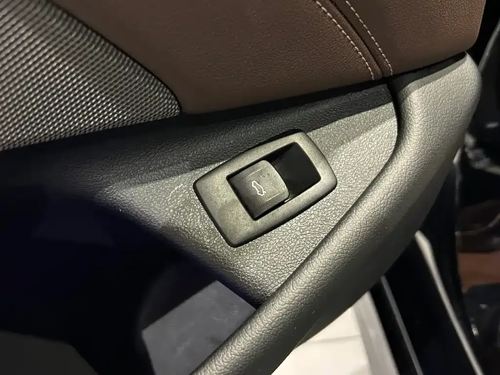 BMW 5 Series 2024 из CN, фото 8