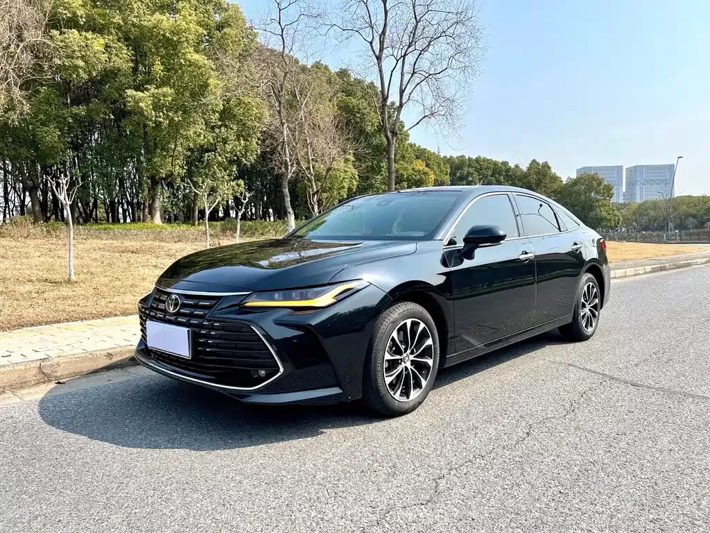 Toyota Avalon 2023 из CN, фото 1