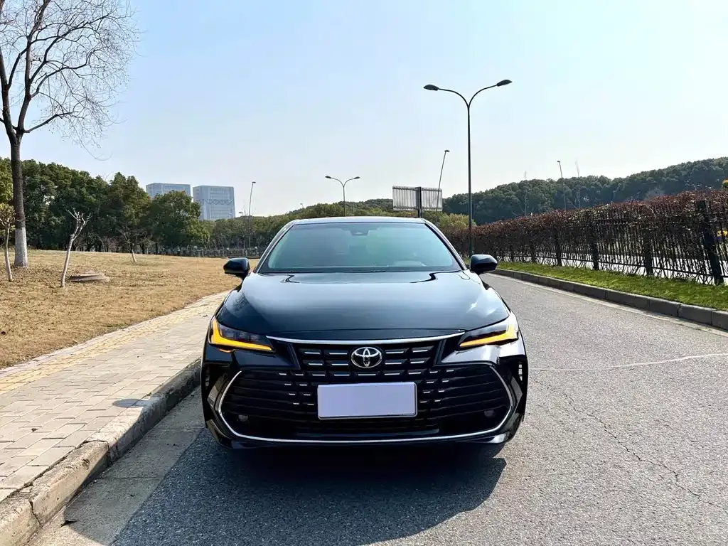 Toyota Avalon 2023 из CN, фото 2