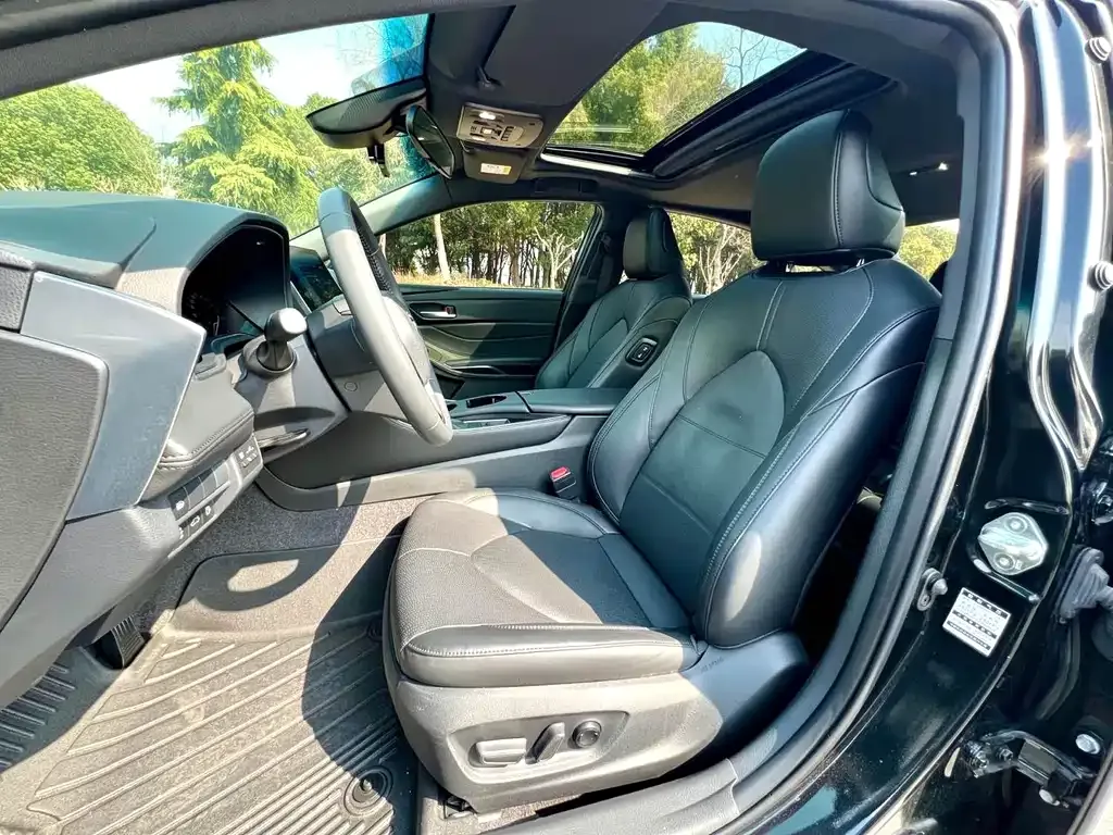 Toyota Avalon 2023 из CN, фото 5