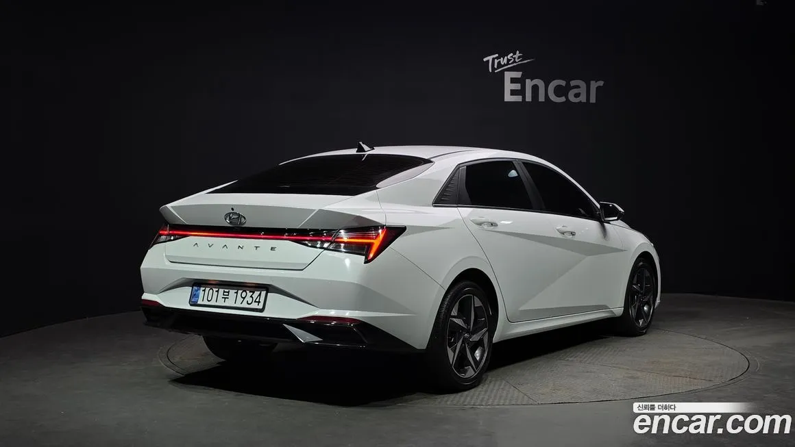 Hyundai AVANTE — фото 2