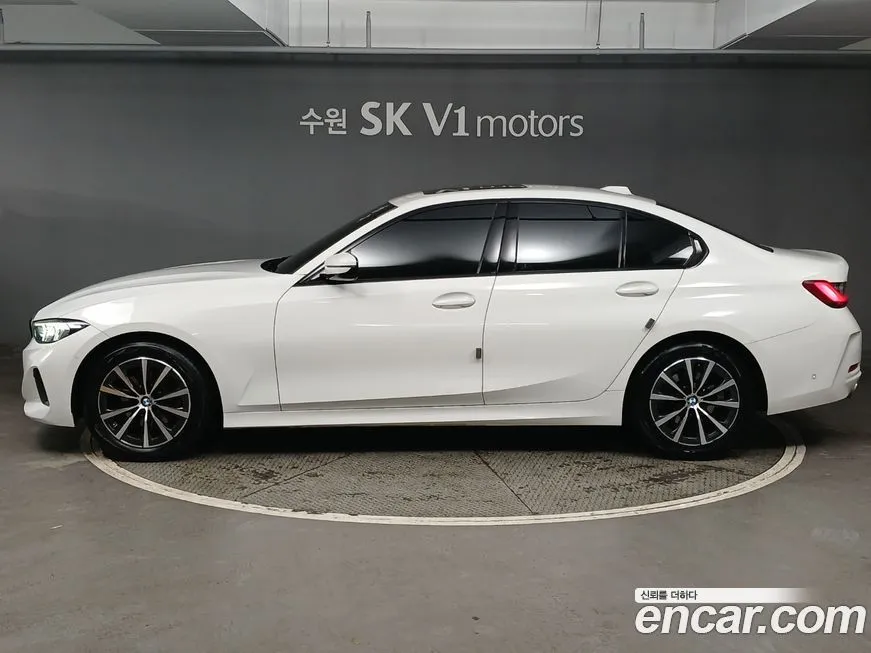 BMW 3-Series 2023 из KR, фото 4