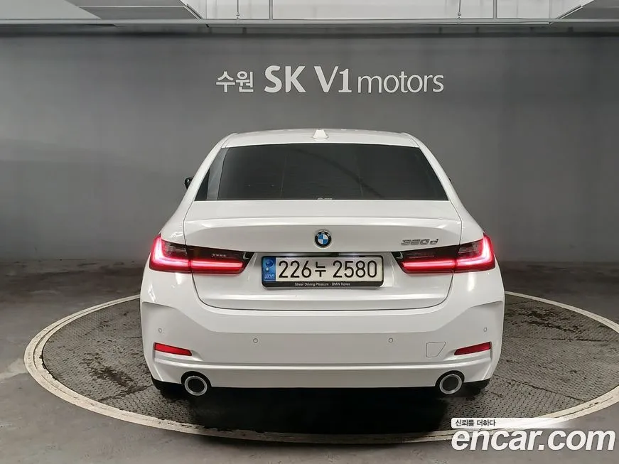 BMW 3-Series 2023 из KR, фото 2