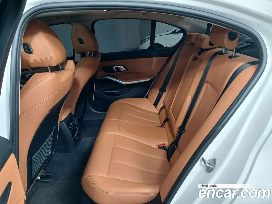 BMW 3-Series 2023 из KR, фото 9