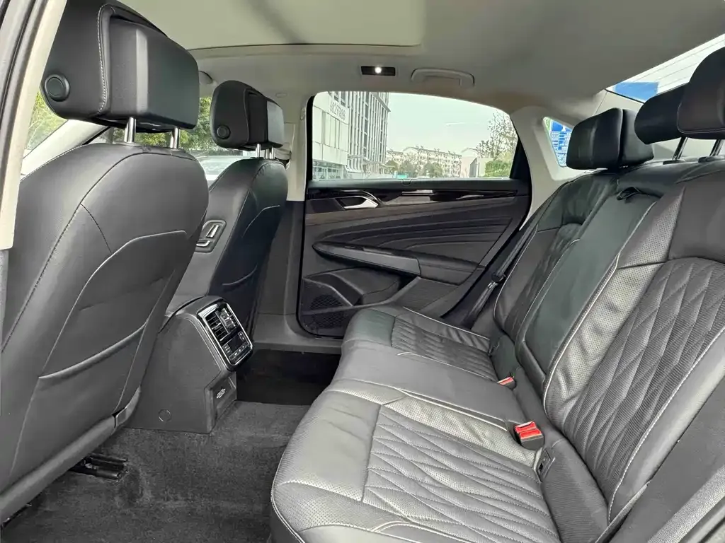 Volkswagen Passat New Energy 2021 из CN, фото 8