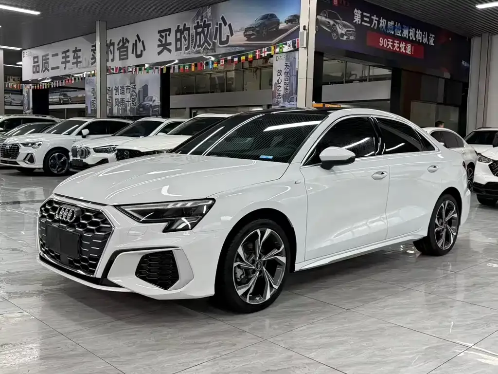 Audi A3 2023 из CN, фото 1