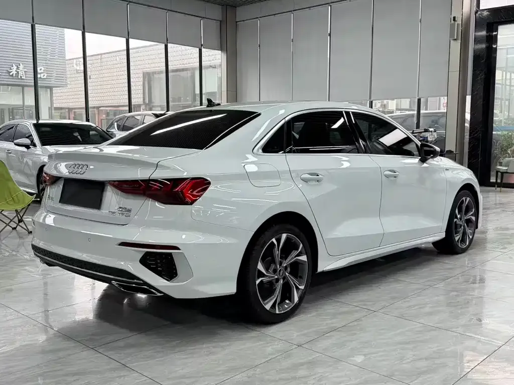 Audi A3 2023 из CN, фото 2