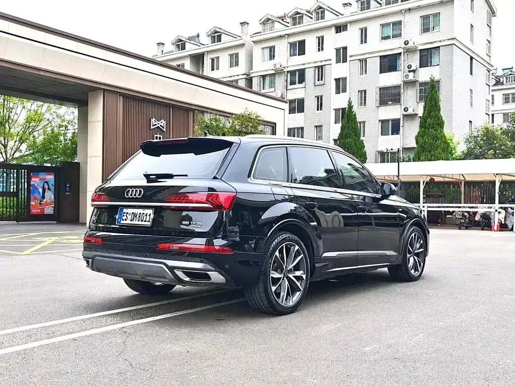 Audi Q7 — фото 5