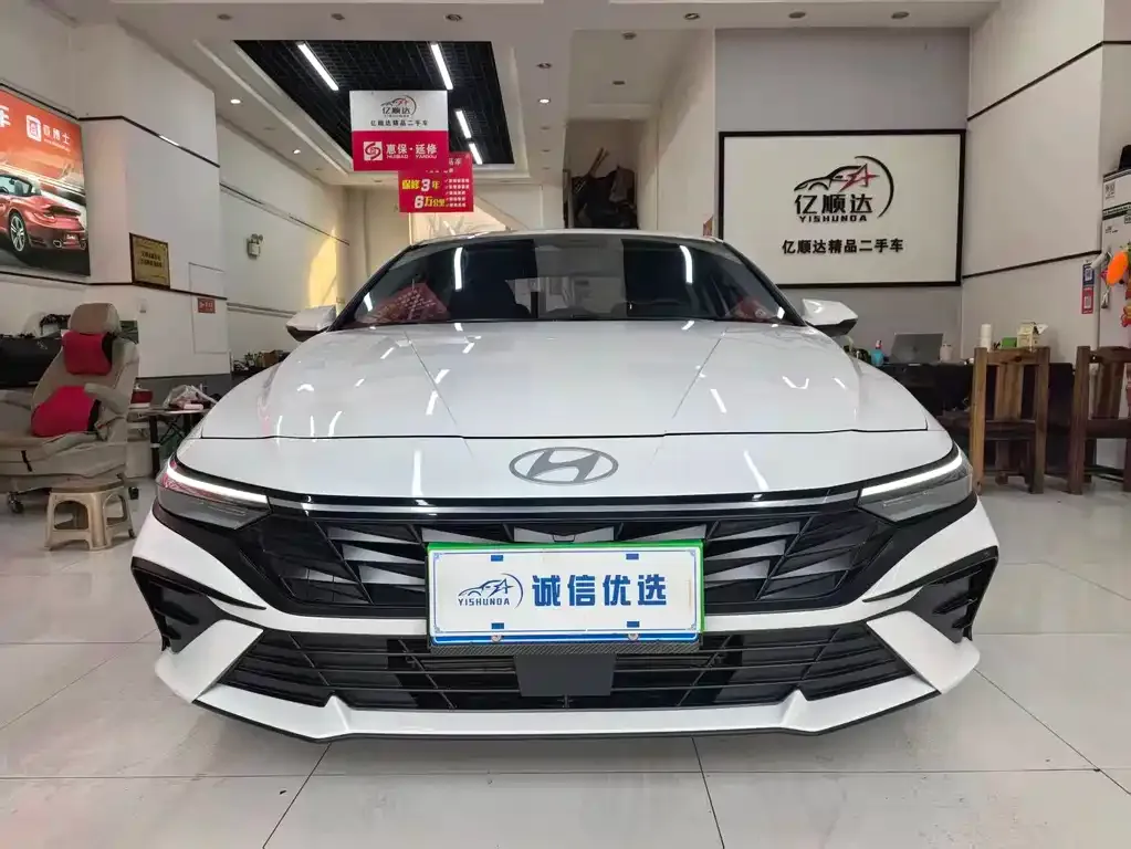 Hyundai Elantra — фото 3