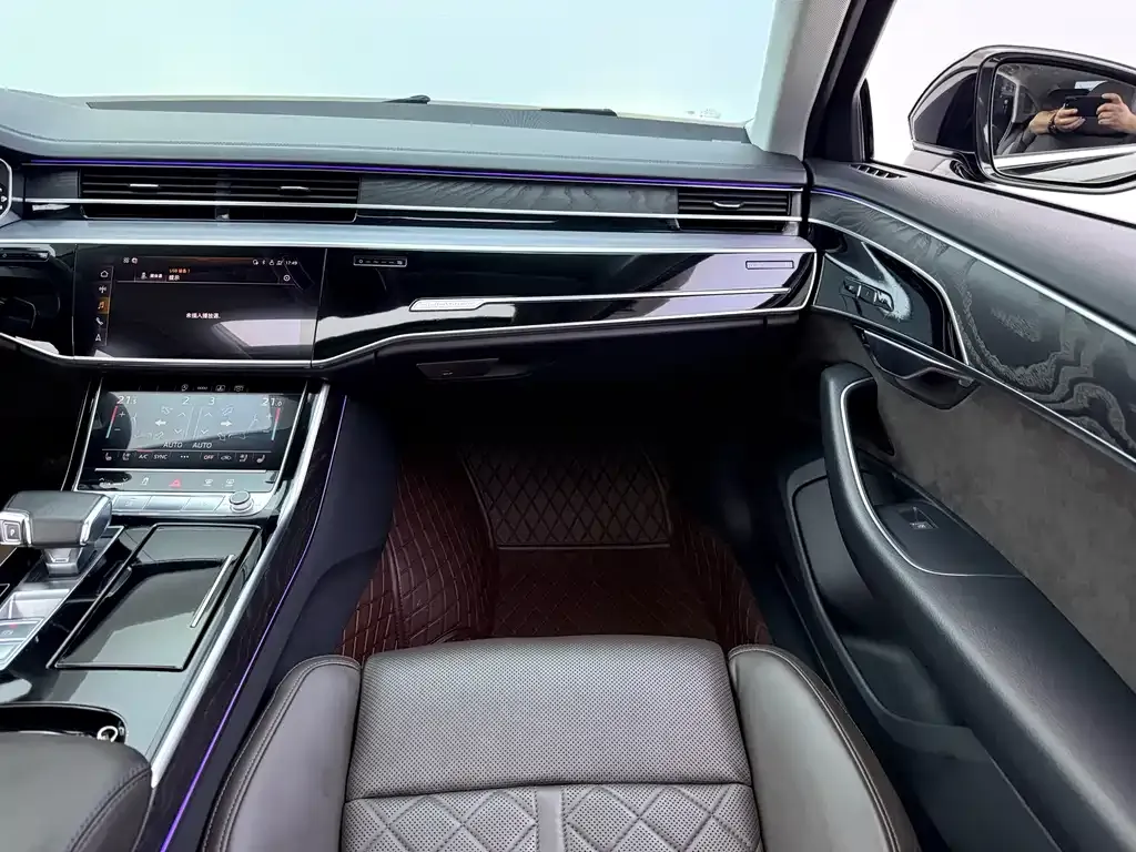 Audi A8 — фото 9