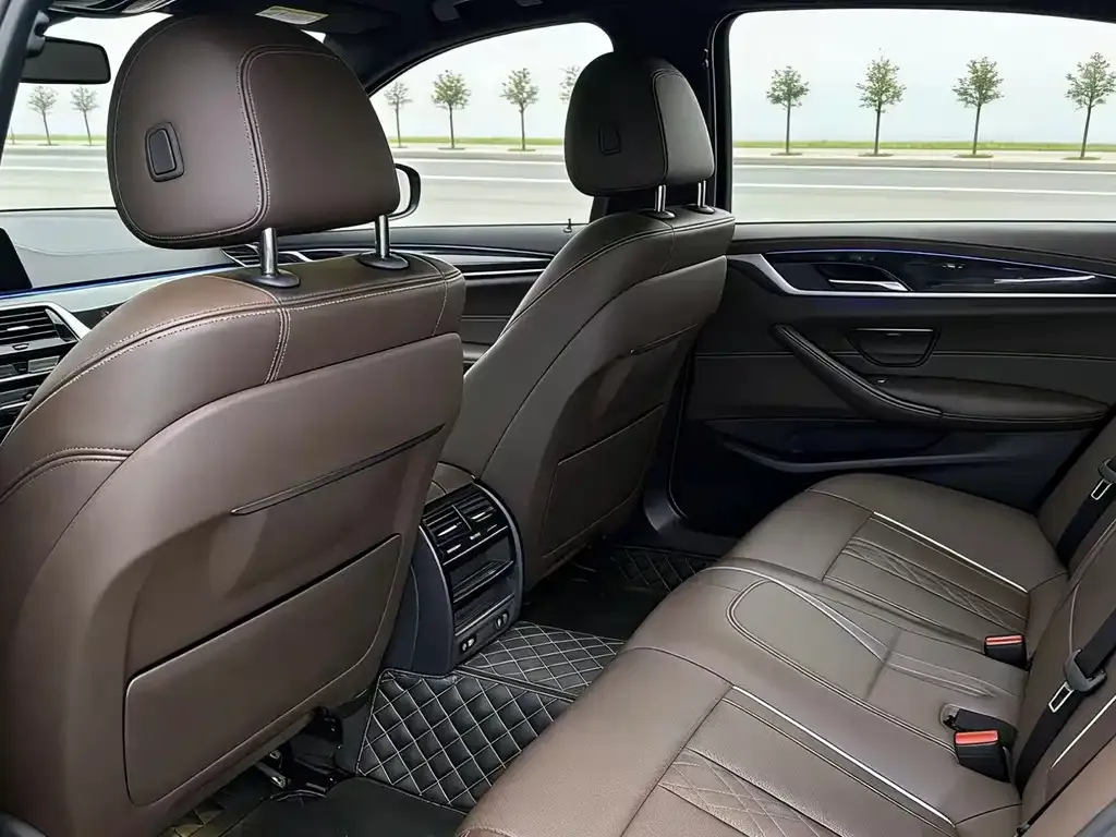 BMW 5 Series 2022 из CN, фото 3