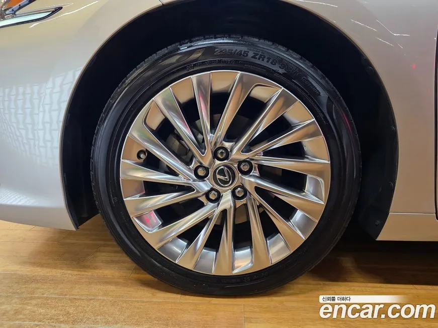 Lexus ES 2021 из KR, фото 6