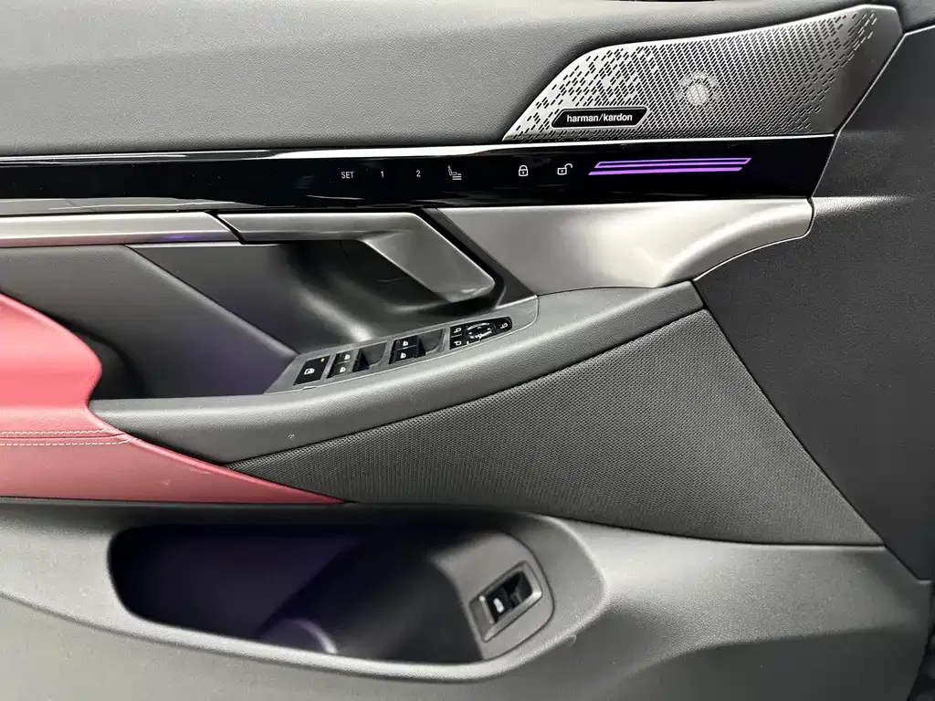 BMW 5 Series — фото 9