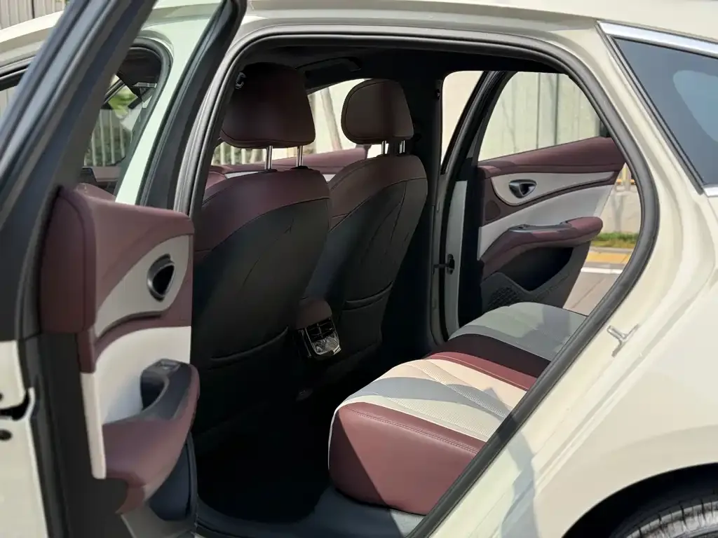 BYD Seal 07 DM-i — фото 6