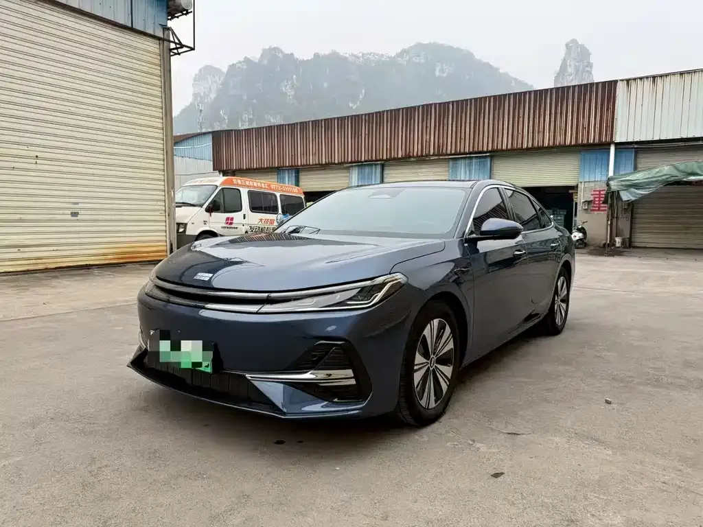 Geely 银河A7