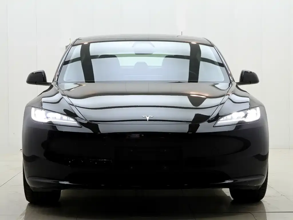 Tesla Model 3 — фото 5