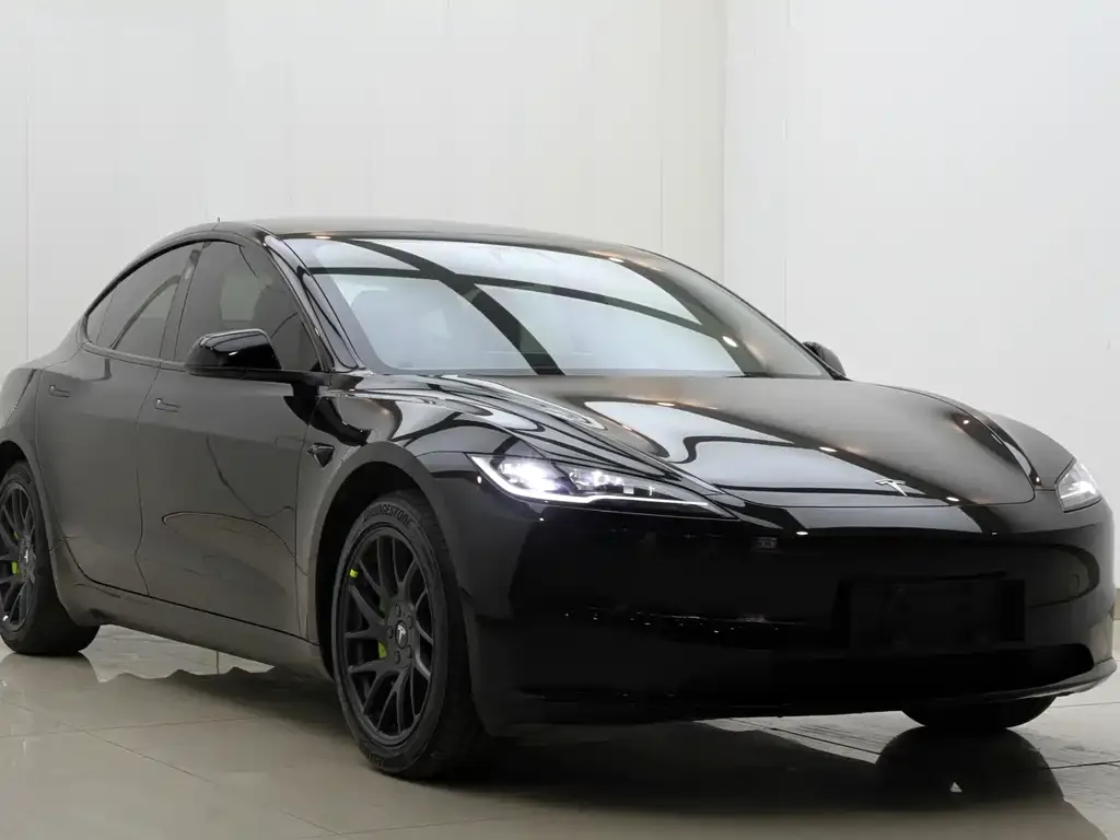 Tesla Model 3 — фото 3