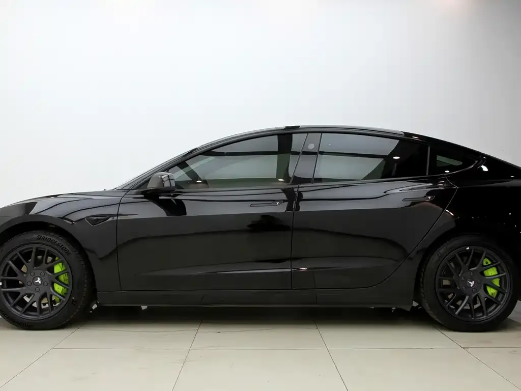 Tesla Model 3 — фото 4