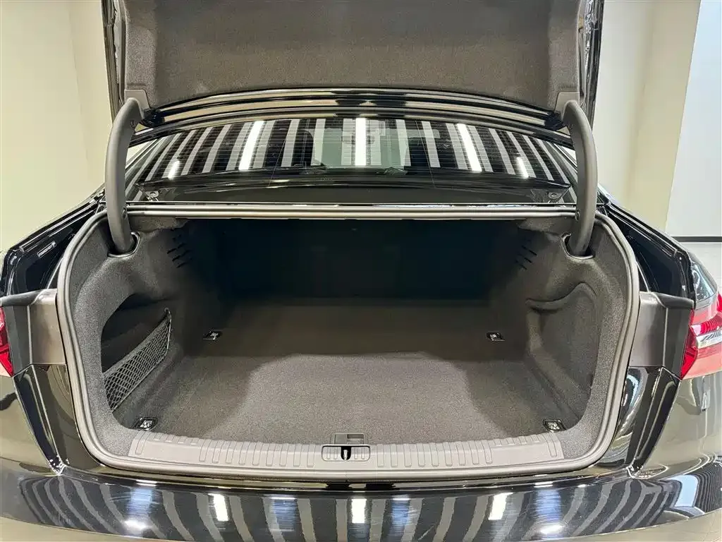 Audi A6L 2026 из CN, фото 8