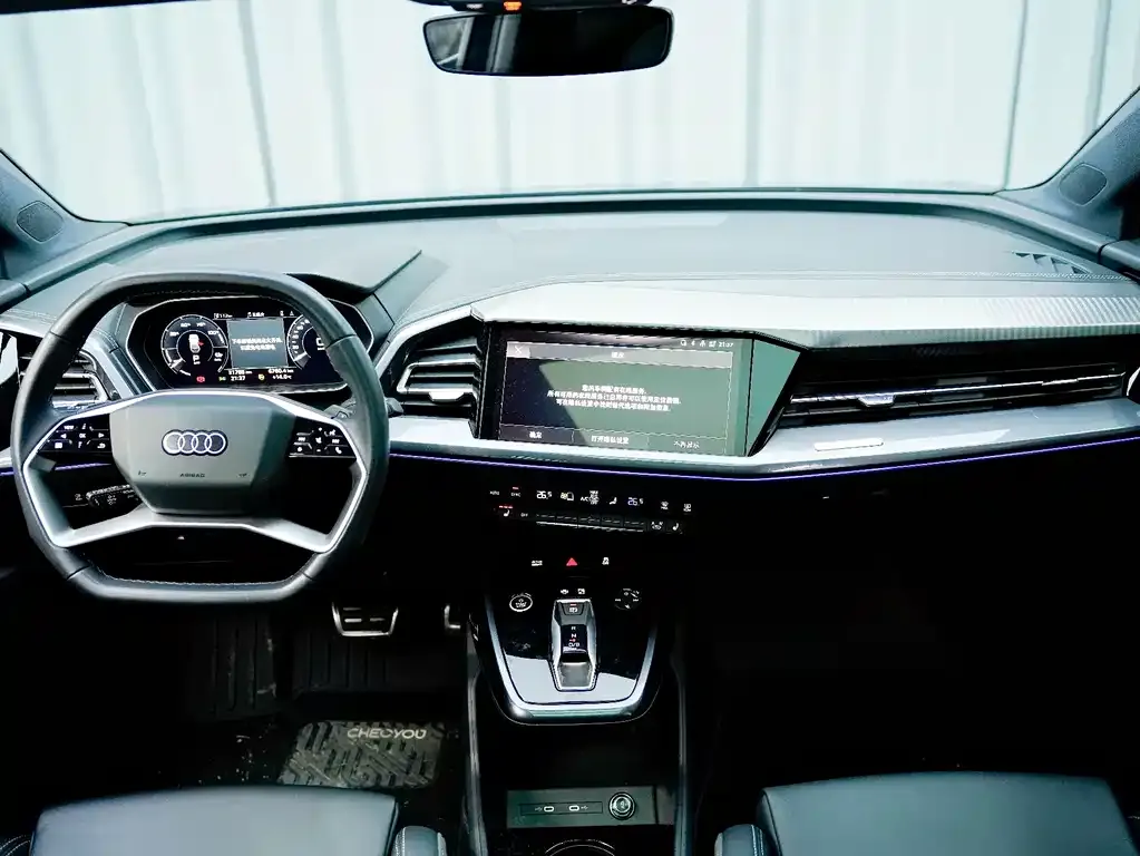 Audi Q4 e-tron — фото 9