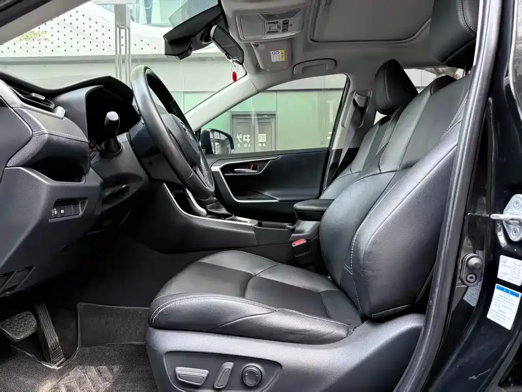 Toyota Wildlander 2021 из CN, фото 9