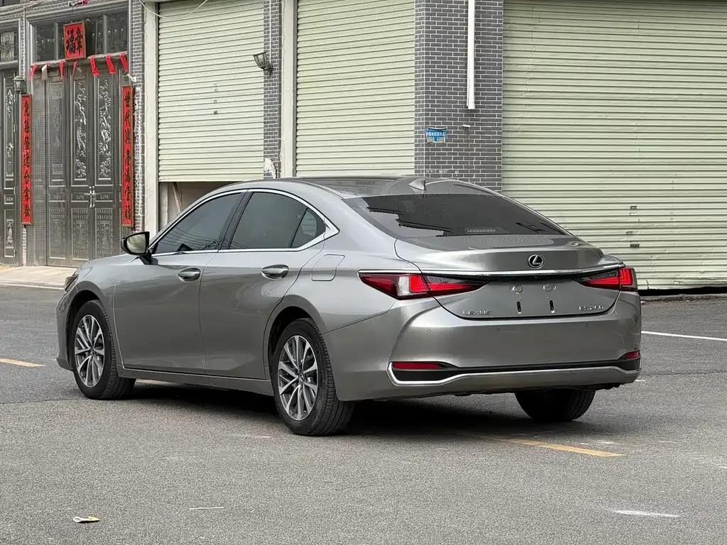 Lexus ES — фото 4