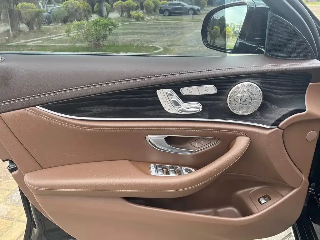 Mercedes-Benz E-Class 2022 из CN, фото 2