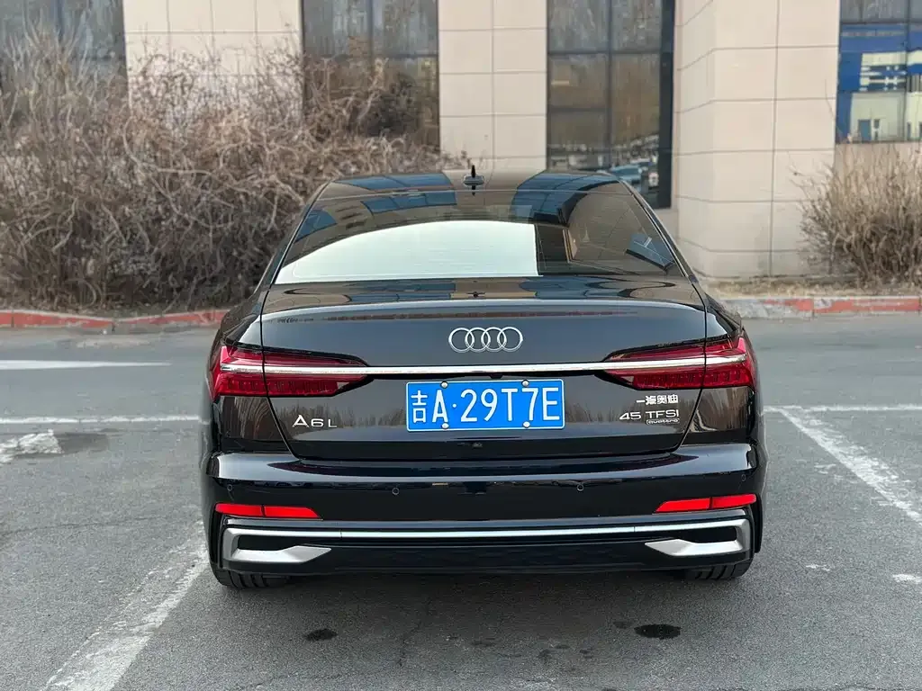Audi A6L — фото 8