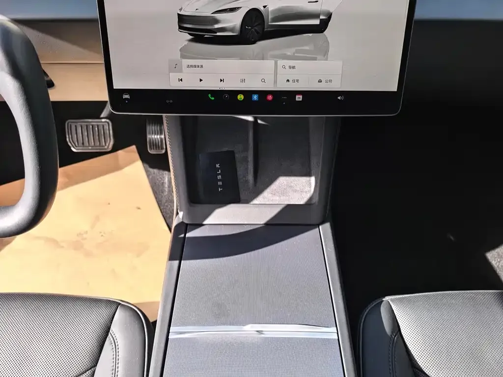 Tesla Model 3 — фото 7