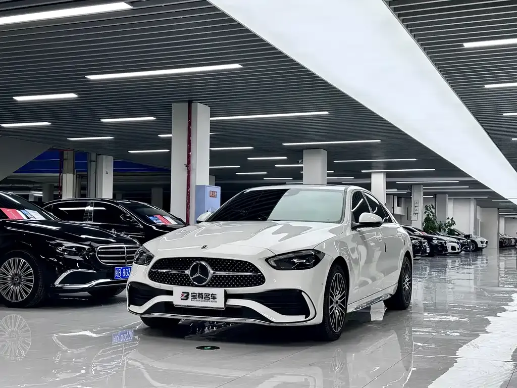 Mercedes-Benz C-Class — фото 1