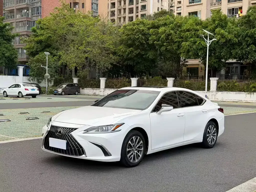 Lexus ES 2023 из CN, фото 1