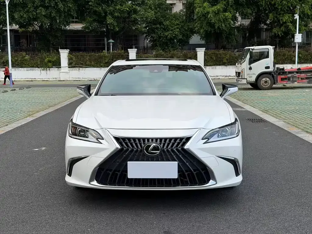 Lexus ES 2023 из CN, фото 7