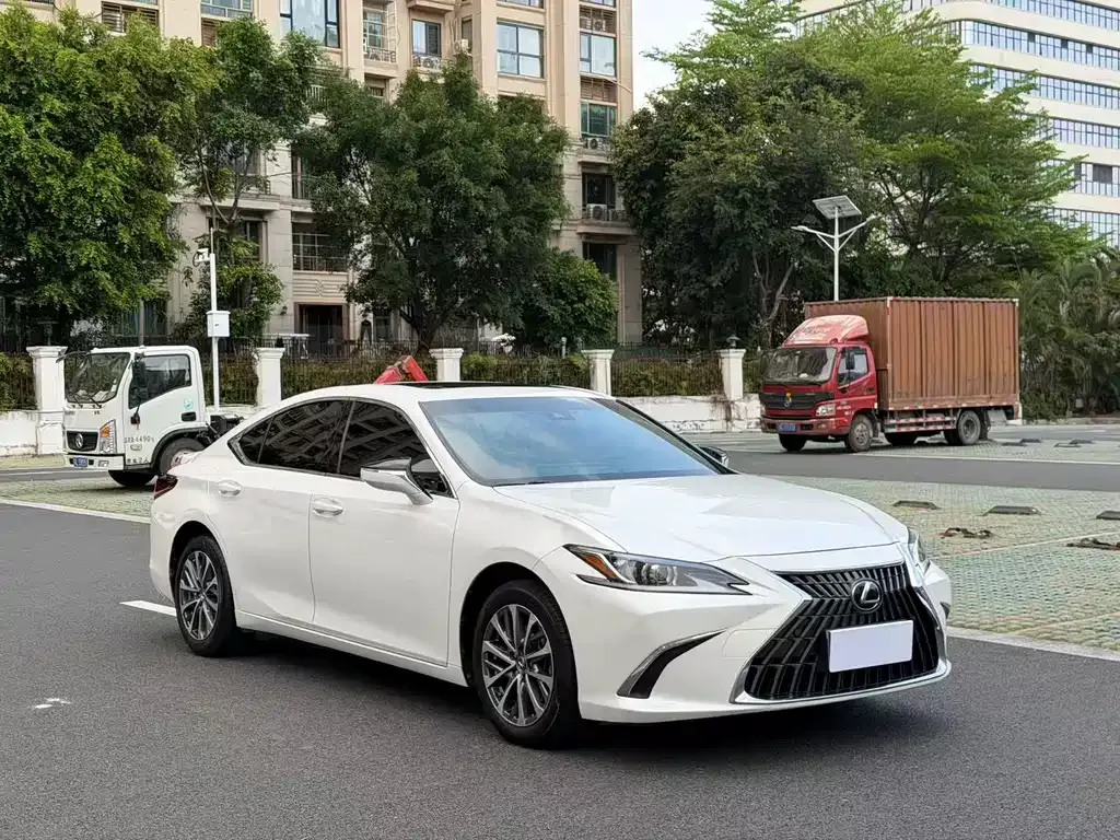 Lexus ES 2023 из CN, фото 8