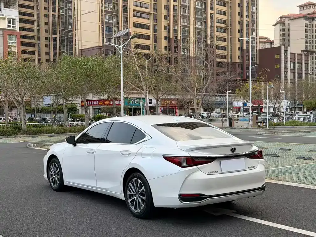 Lexus ES 2023 из CN, фото 4