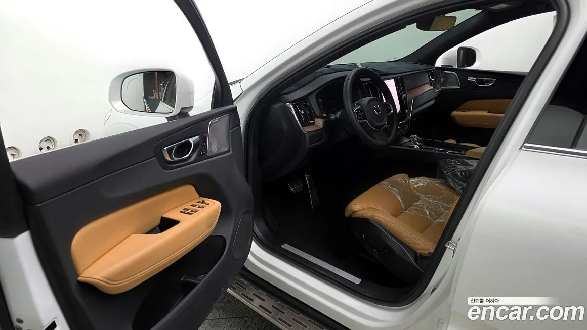 Volvo XC60 2023 из KR, фото 4