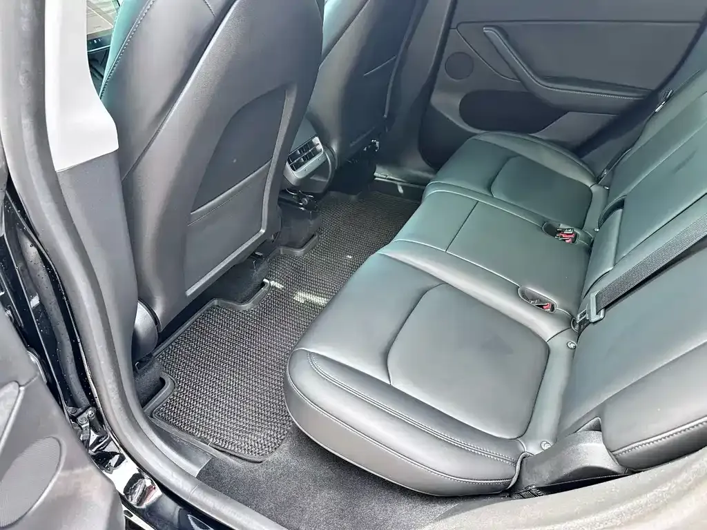 Tesla Model Y 2023 из CN, фото 9