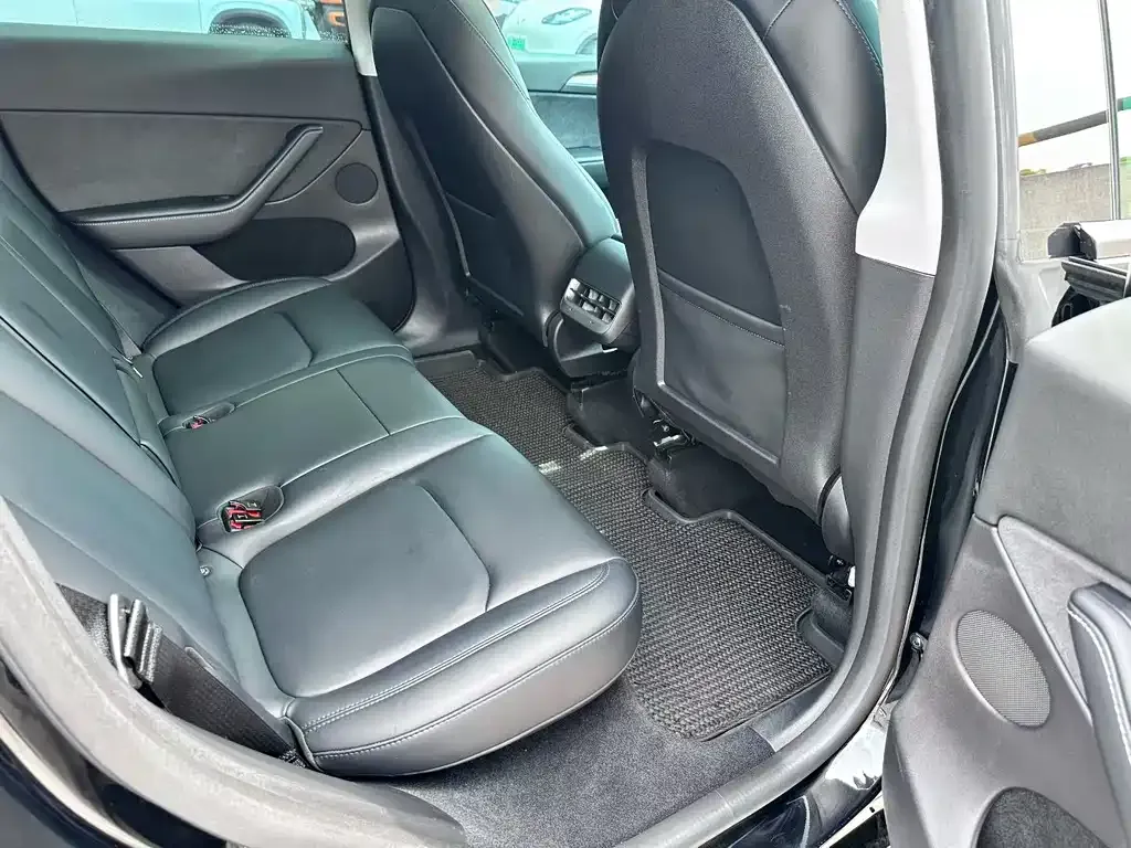 Tesla Model Y 2023 из CN, фото 4