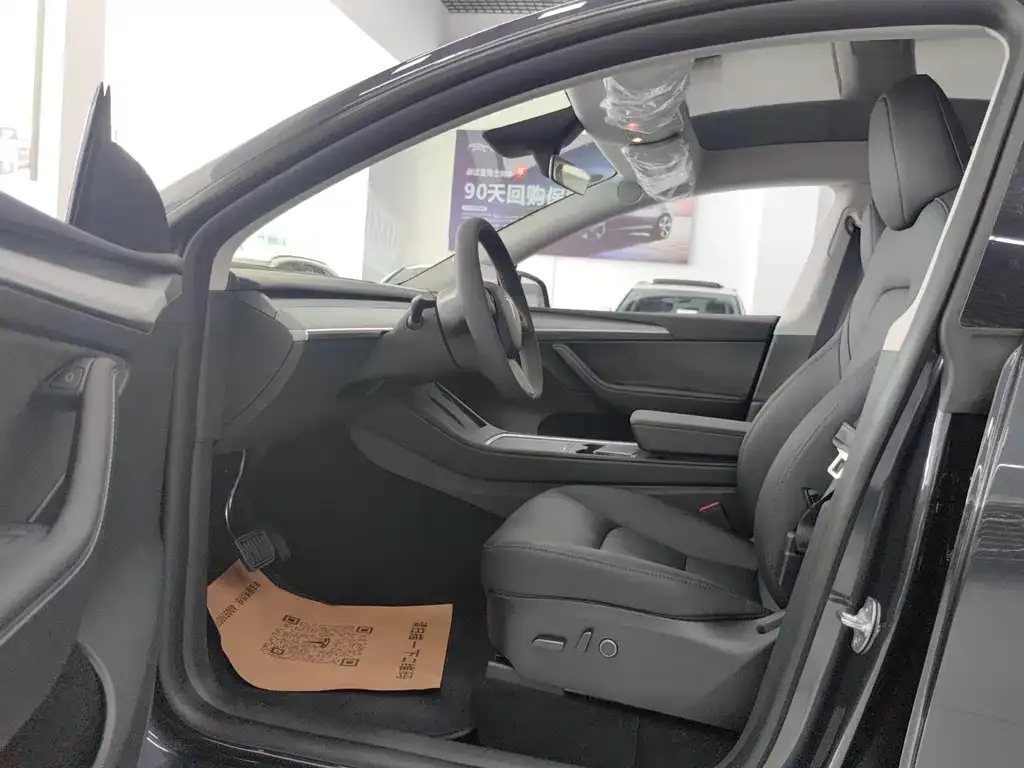 Tesla Model Y 2024 из CN, фото 4