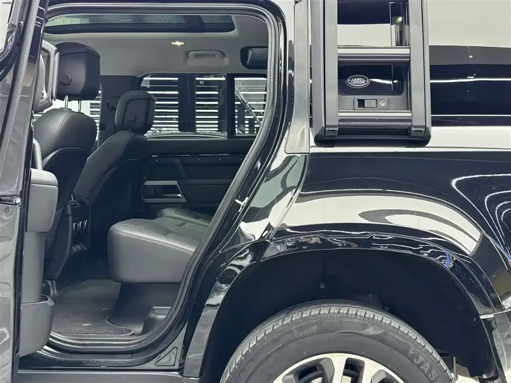 Land Rover Defender — фото 6
