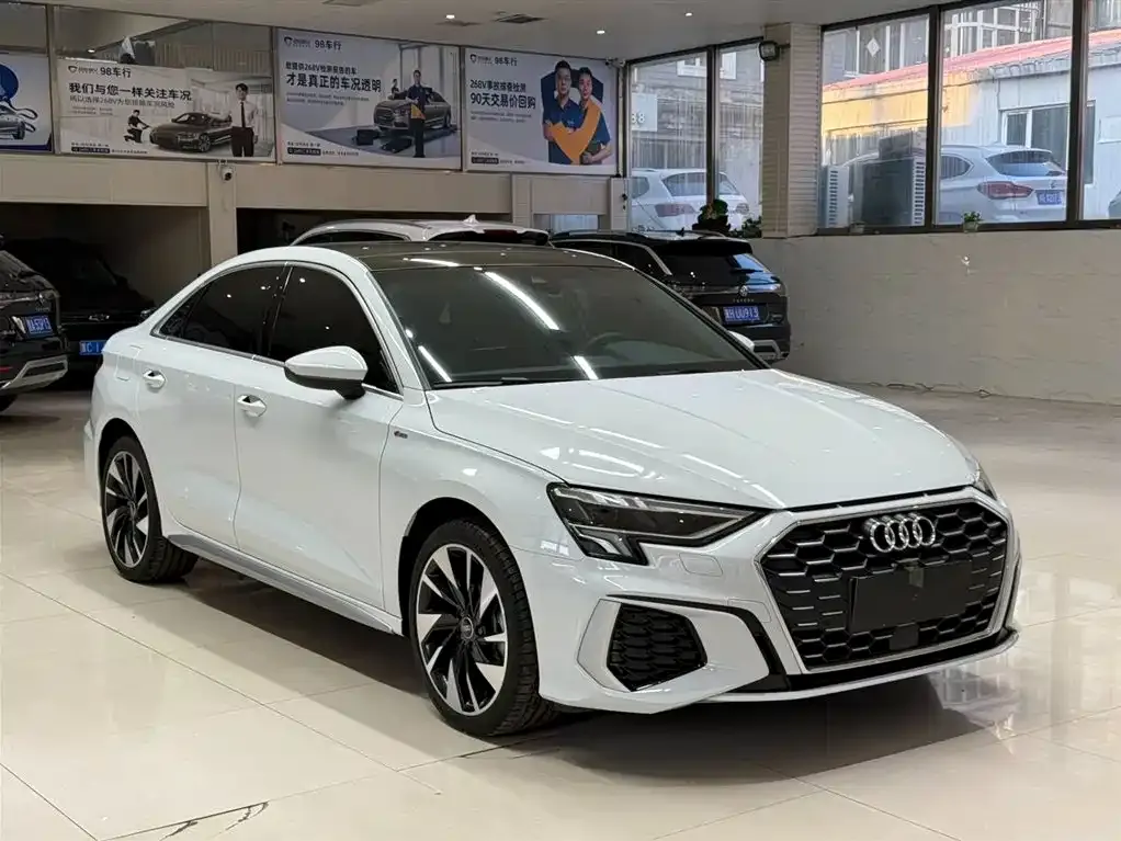 Audi A3 2023 из CN, фото 4