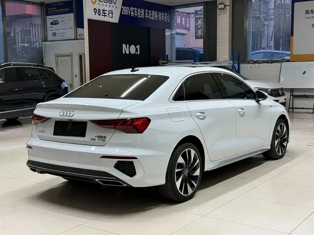 Audi A3 2023 из CN, фото 3