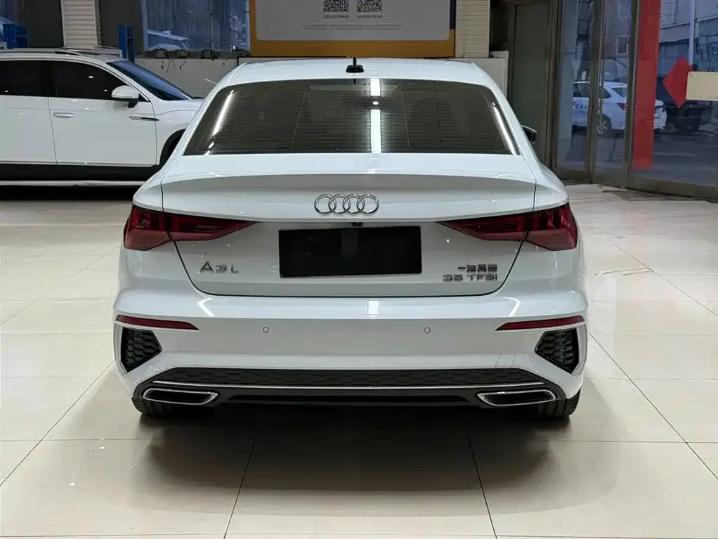 Audi A3 2023 из CN, фото 2