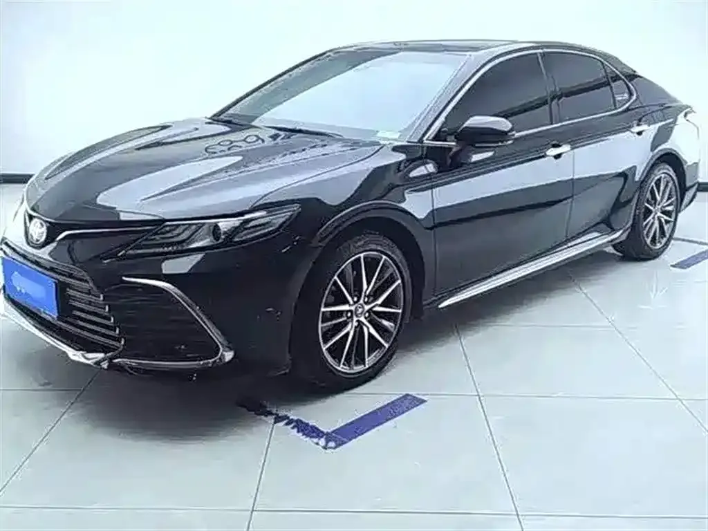 Toyota Camry 2023 из CN, фото 1