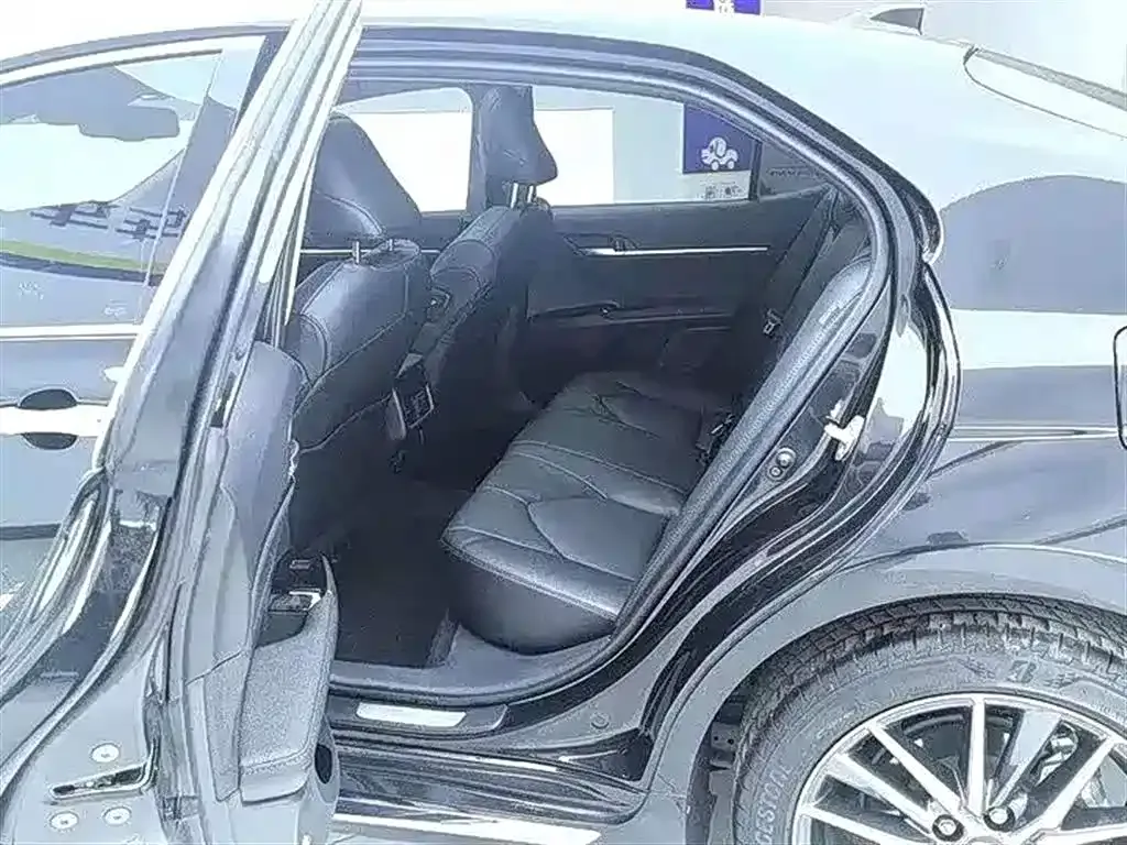 Toyota Camry 2023 из CN, фото 9