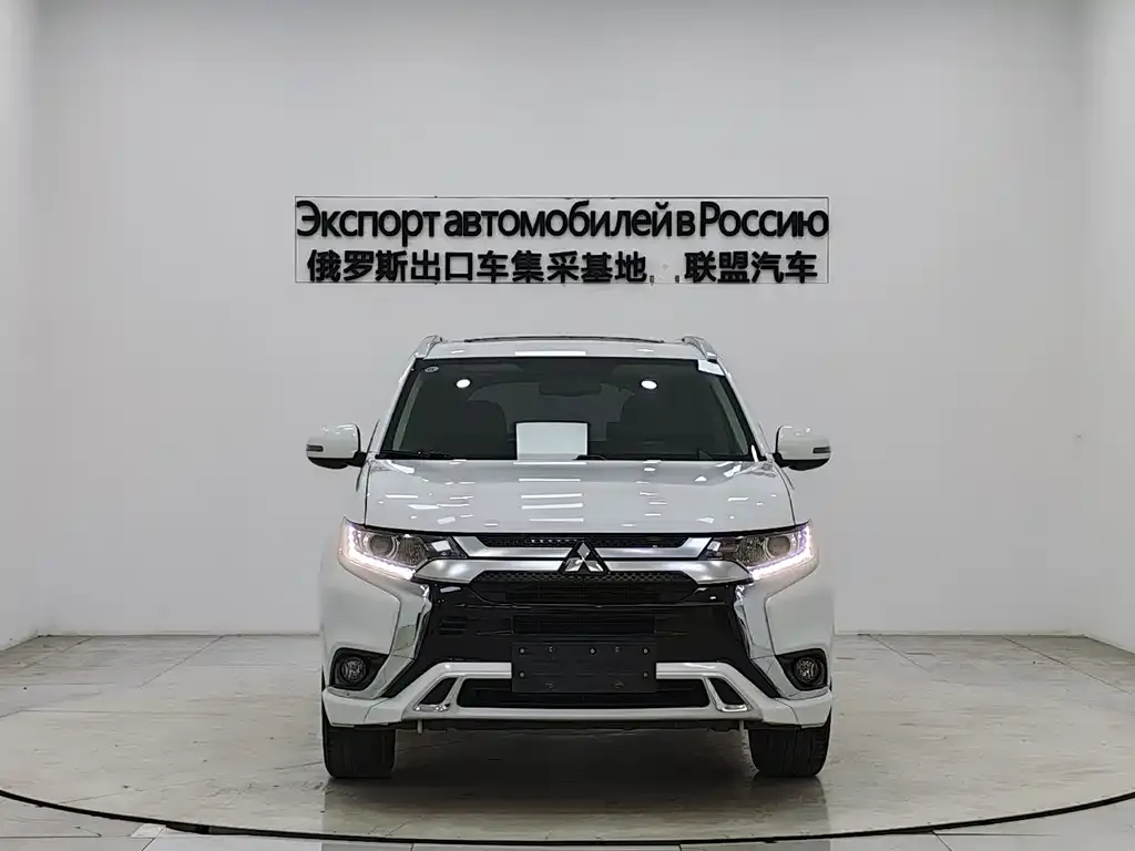 Mitsubishi Outlander — фото 3