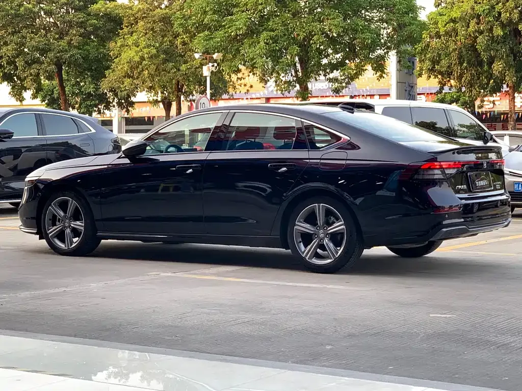 Honda Accord 2024 из CN, фото 10
