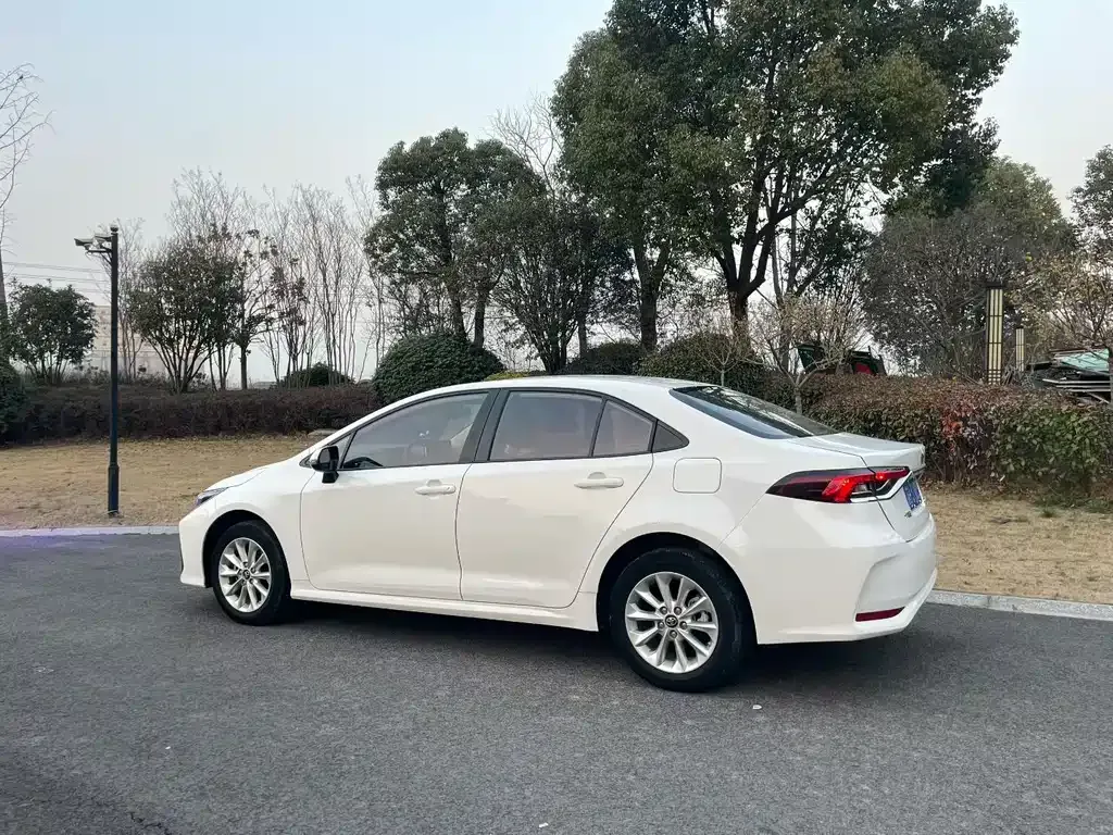 Toyota Corolla 2021 из CN, фото 8