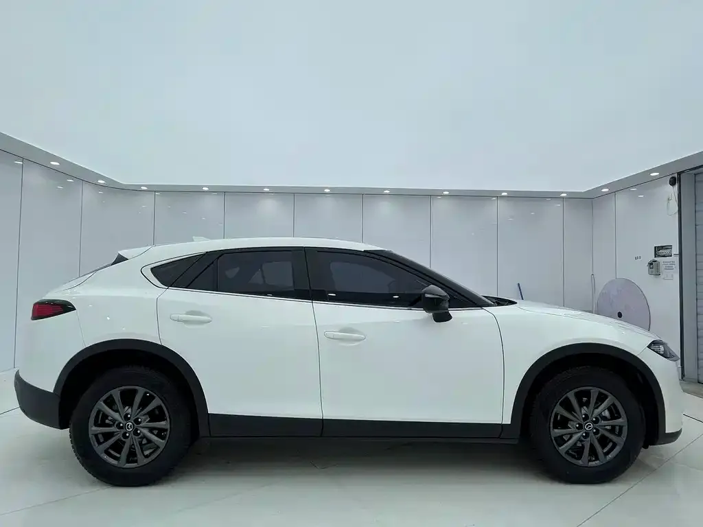 Mazda CX-4 — фото 10